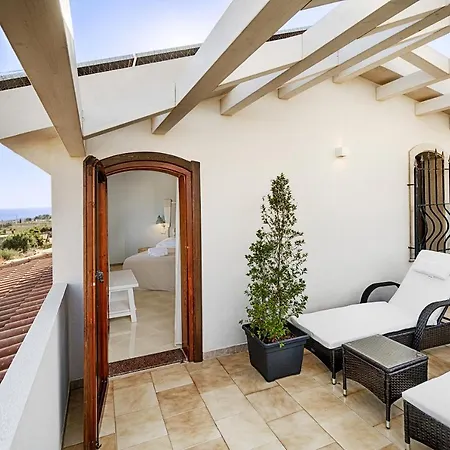 Guest house Domus Petraianca *