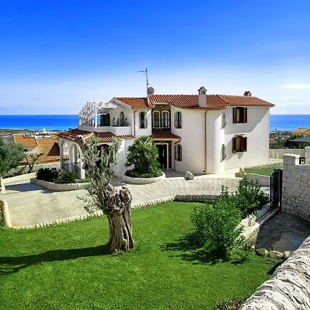 Domus Petraianca 4*